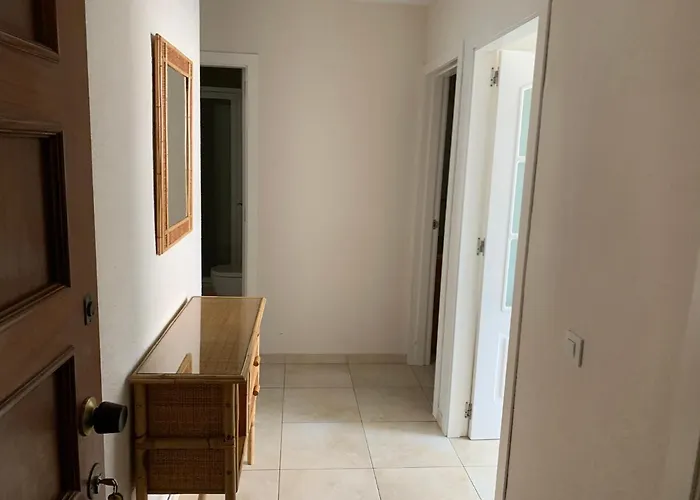 شقة Service Lazaro- Aguamarina 26 *